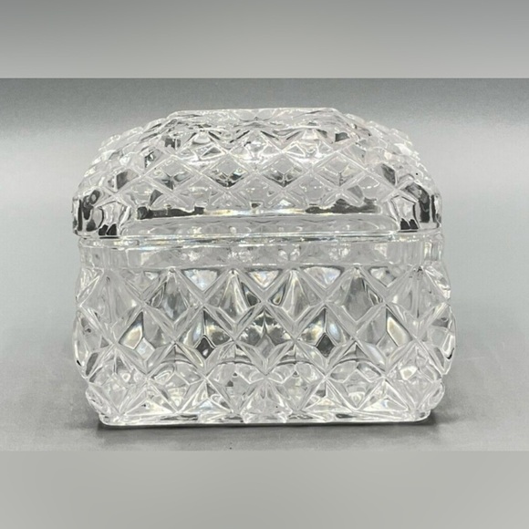 Cut Glass Princess Trinket Box, Pressed Glass Rectangular Tiny Glass Container - Picture 8 of 16